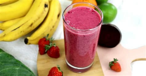 Como Fazer Vitamina - Vitamina de Morango ao Leite Receita Fácil e Rápida
