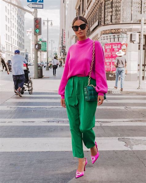 Pin By Tammygemscoutposhmart On Street Style File Pink Blouses Outfit