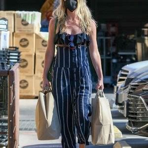 Annabelle Wallis Makes A Grocery Run Near Her Home In Los Feliz