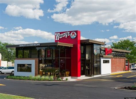 Wendys Cooks Up A Whole New Look Fast Food Franchise Franchise Food