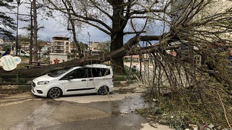 Bursa da kuvvetli lodos yaşamı olumsuz etkiliyor TRT Haber Foto Galeri