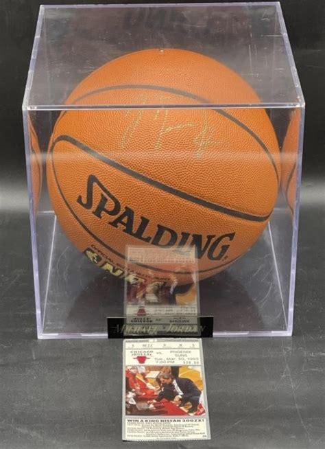 (RS) Michael Jordan Autograph Basketball with | Live and Online ...