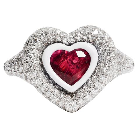 Customizable Kamyen Heart Pinky Ring Emerald Heart Cut Fashion Ring