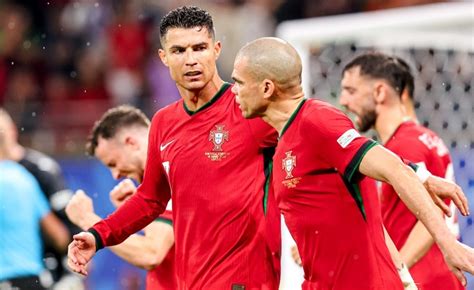 Portugal Pepe vole au secours de Cristiano Ronaldo après ses débuts