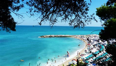 Il Conero le spiagge delle Marche più belle tra Numana e Sirolo