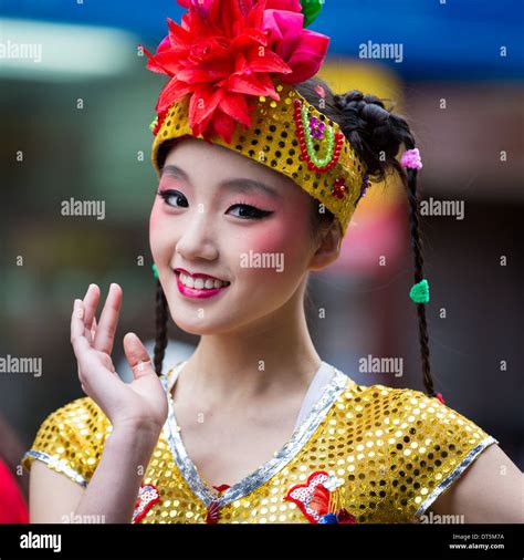 Chinese Beautiful Girl Hi Res Stock Photography And Images Alamy
