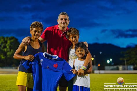 Rugby Guilhem Guirado Au Contact De Notre Jeunesse Sports Tahiti