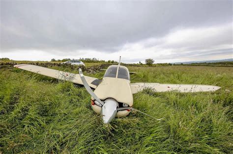 PICTURES: Two hurt in light aircraft crash in Huddersfield - YorkshireLive