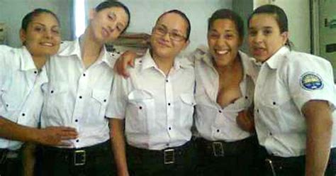 Escándalo en Chaco por las fotos hot de oficiales penitenciarias Infobae