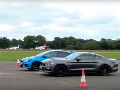 Video Ford Focus Rs Vs Mustang Gt ¿cuál Es Más Rápido En El ¼ De Milla