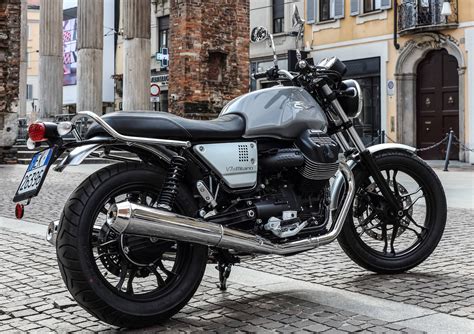 Moto Guzzi 750 V7 III Milano 2018 Fiche Moto