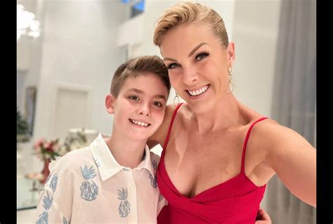 Foto Ana Hickmann exibiu uma série de fotos da decoração da festa e