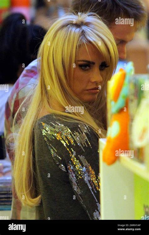 Newly Blonde Katie Price Aka Jordan Spends Her Day Shopping On Robertson Blvd With An