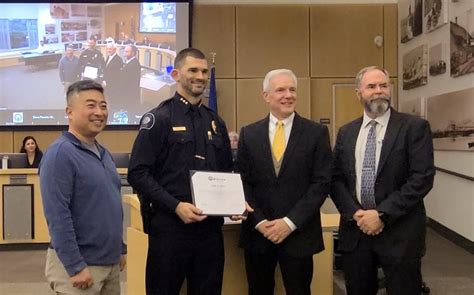 Andy Illyn Sworn In As Mukilteo New Police Chief Lynnwood Times