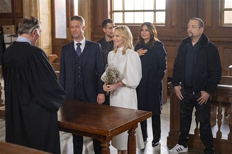 Kelli Giddish Discusses Her SVU Exit Its Time In The Rollins