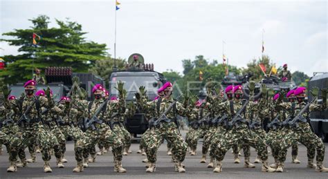 UPACARA HUT KE 76 KORPS MARINIR ANTARA Foto