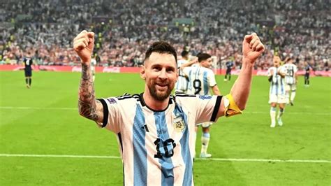 Lionel Messi মতযর আগ মসক আলঙগন করত চন তর শকষক