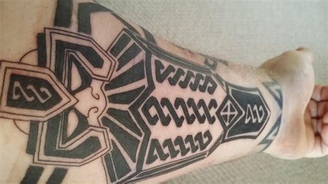 My brand new Dark Iron Dwarf themed tattoo. : wow