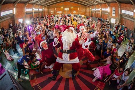 Trupe Do Palhaço Picolé Inicia Turnê De Natal Pelos Campos Gerais Correio Dos Campos