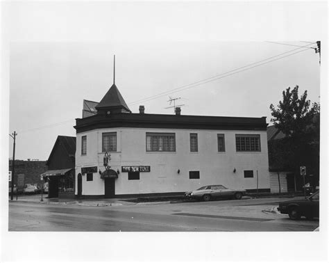 Ecc Einsteins That New Place Restaurant