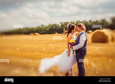 Man Woman Hay Barn Hi Res Stock Photography And Images Alamy