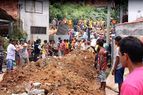 Deslizamento De Terra Deixa 14 Mortos E 11 Feridos Em Niterói Gp1