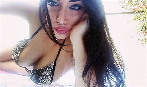 PictureBikini Tits Porn Pic