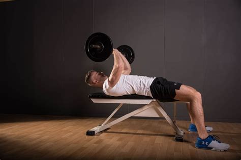 Barbell Close Grip Bench Press Oefening Fitsociety
