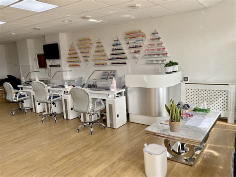 Nail Bar Beauty Salon Redhouse Swindon Helen Nails And Beauty Salon