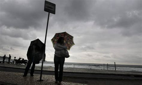 Trechos De Quatro Bairros Do Rio Est O Sem Luz Ap S Forte Ventania Na