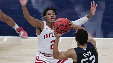 Indiana basketball: Hoosiers blow past Butler in Crossroads Classic