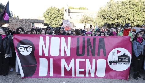 Tra Sciopero E Mimose Questo 8 Marzo Le Donne Si Ribellano LA NOTIZIA