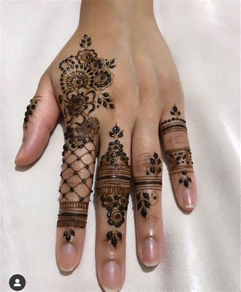 Pin By Mahrukh Awan On Henna Designs Henna Tattoo Designs Hand Henna