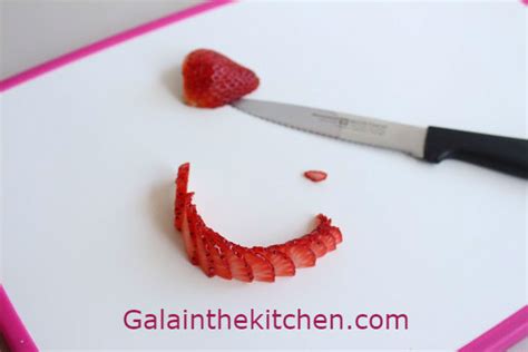 9 Easy Strawberry Garnish Ideas Gala In The Kitchen