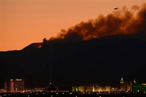 Fire Crews Gain Little Ground In Burning West Nbc News