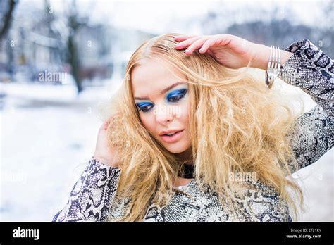 Lettland blonde frau Fotos und Bildmaterial in hoher Auflösung Alamy