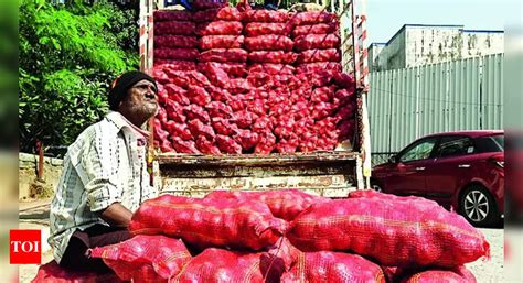 Onion Prices Worries Mount As Onion Prices Drop After Centre S Export