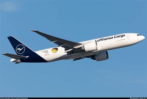 D ALFG Lufthansa Cargo Boeing 777 F Photo By Sierra Aviation