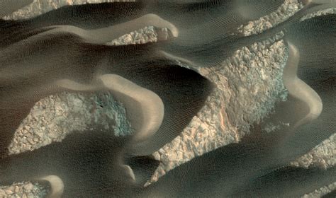 Nasa Captures Stunning Mars Sand Dunes In Incredibly Detailed Image