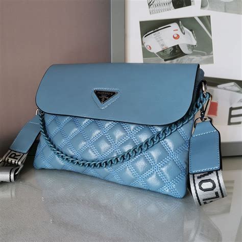 Сумка женская мессенджер через плечо голубая почтальонка - купить с ...