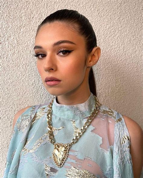 Nicole Maines R Sexygirls