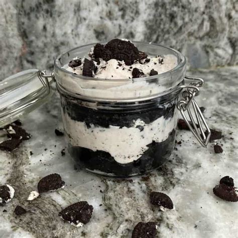 High-Protein Oreo Yogurt Parfait