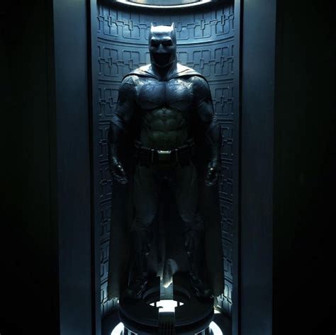 See The Full Batman v Superman Batsuit In Detail - CINEMABLEND