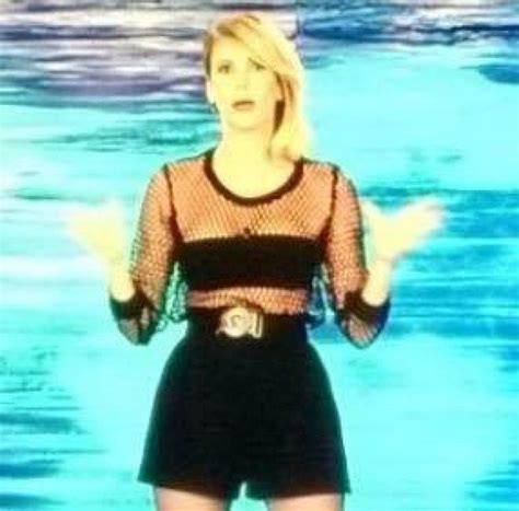 Isola Dei Famosi Alessia Marcuzzi A Gambe Nude FOTO