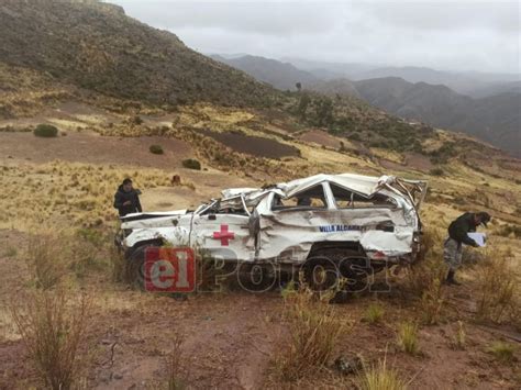 Chofer Muere Tras Despe Arse Una Ambulancia En El Norte De Potos