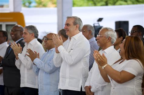 Presidente Abinader Deja Iniciado A O Escolar Con Grandes