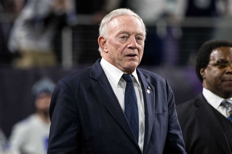 Dallas Cowboys: Jerry Jones needs a perfect offseason to avoid mediocrity