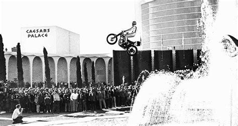 Evel Knievel 69 Daredevil On A Motorcycle Dies The New York Times