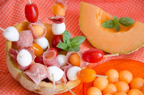 Brochettes De Melon Mozza Et Jambon Cru