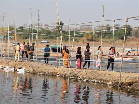 નરમદ પરકરમ અરથ આવત શરદધળઓ મટ કચ પલ કરયરત બનત રહત